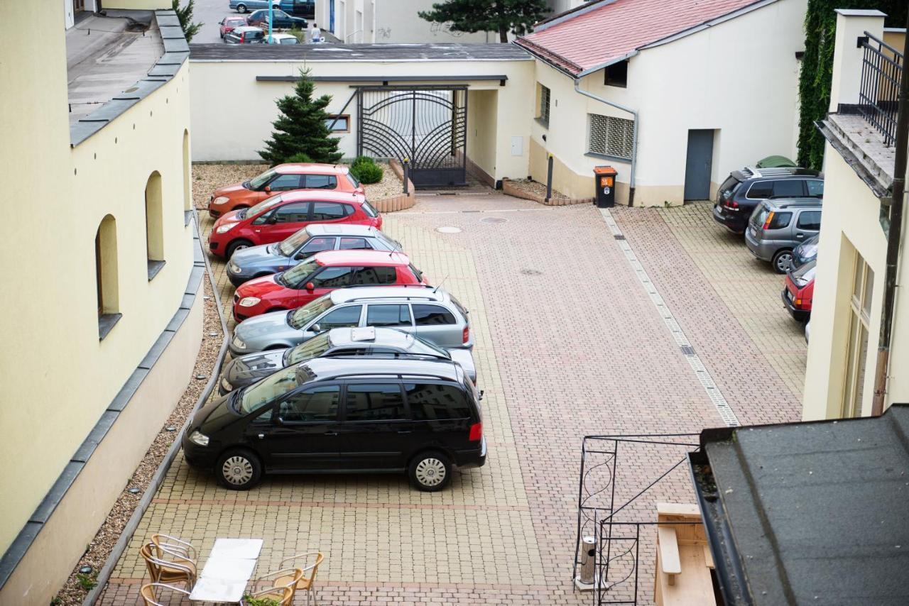 Hotel Slavie Pelhřimov エクステリア 写真