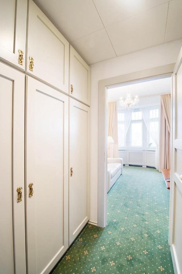 Hotel Slavie Pelhřimov エクステリア 写真